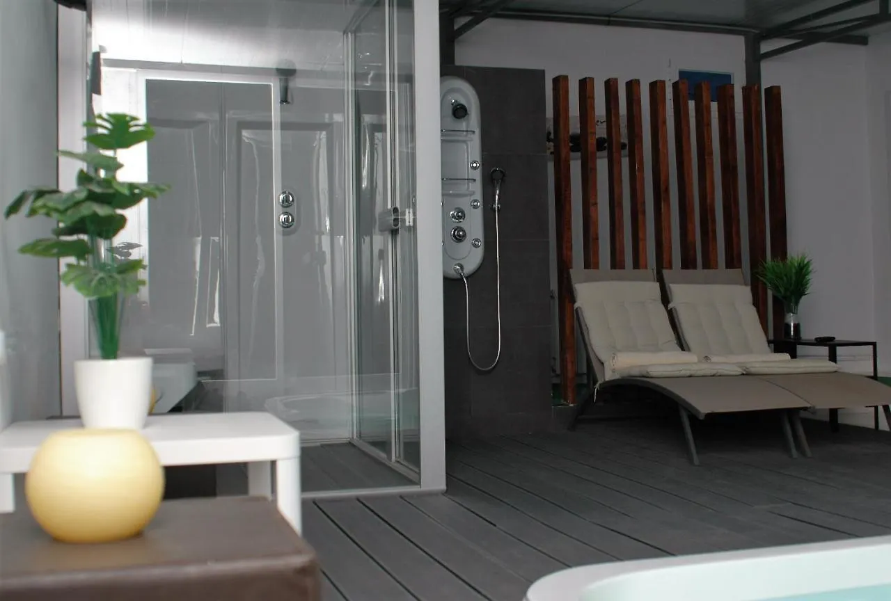 Jingtu Wellness & Spa B&B Комарес Испания